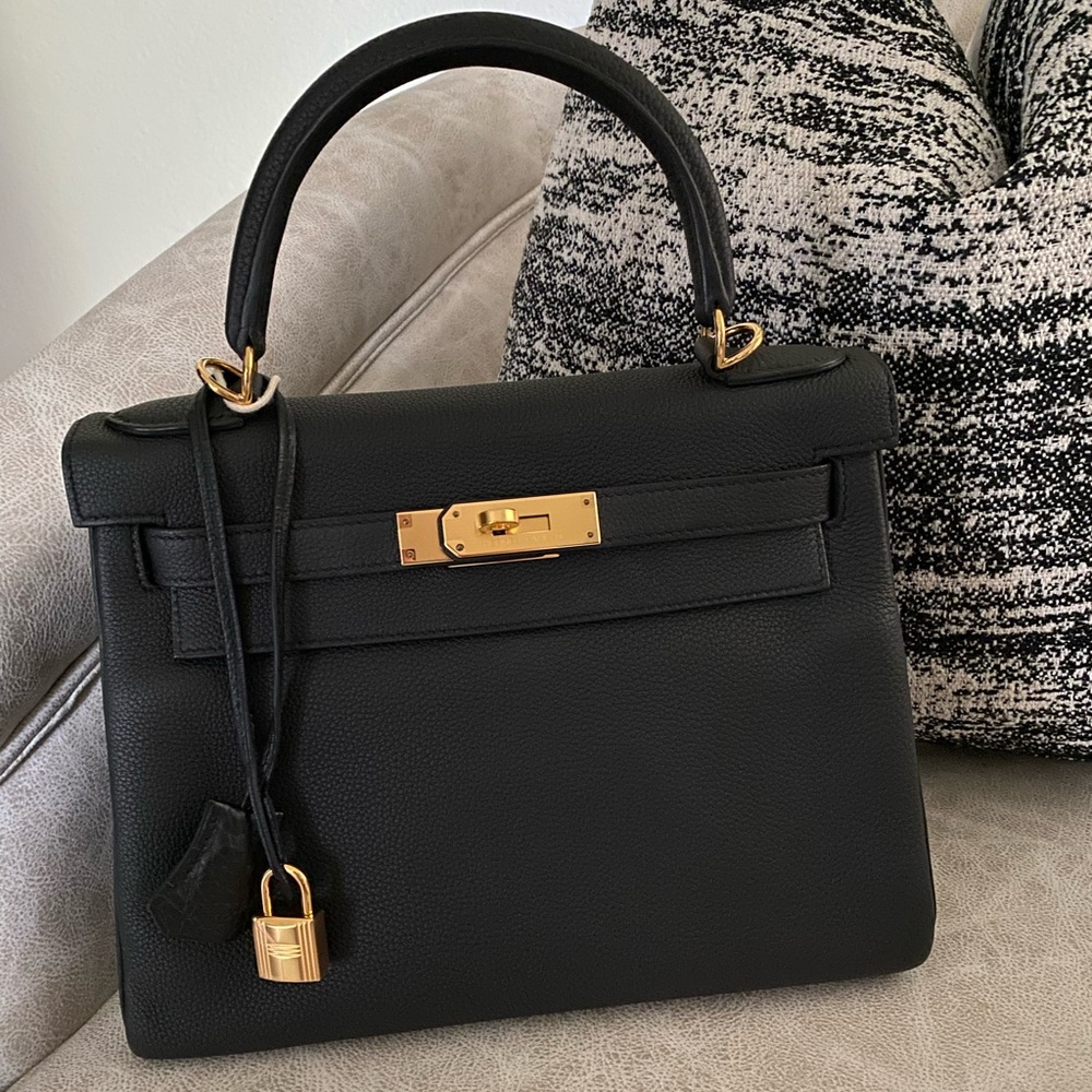 SOLD Hermes Kelly Retourne 28 in Noir Togo Leather with Gold Hardware - Picture 3 of 17